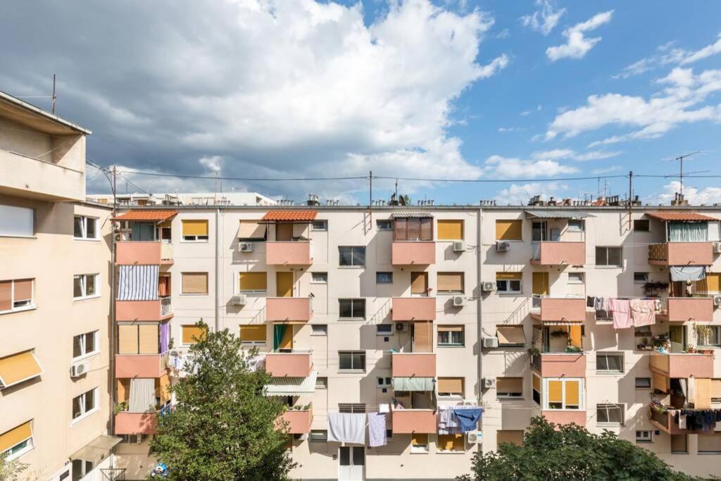 Banana Split Youth Apartment מראה חיצוני תמונה