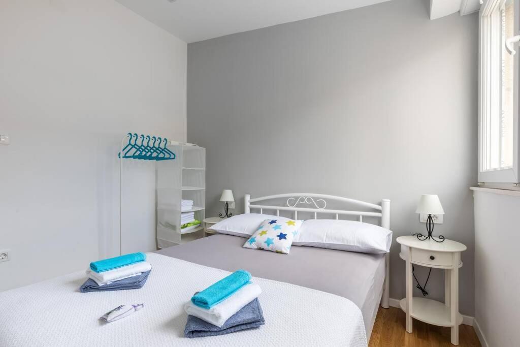 Banana Split Youth Apartment מראה חיצוני תמונה